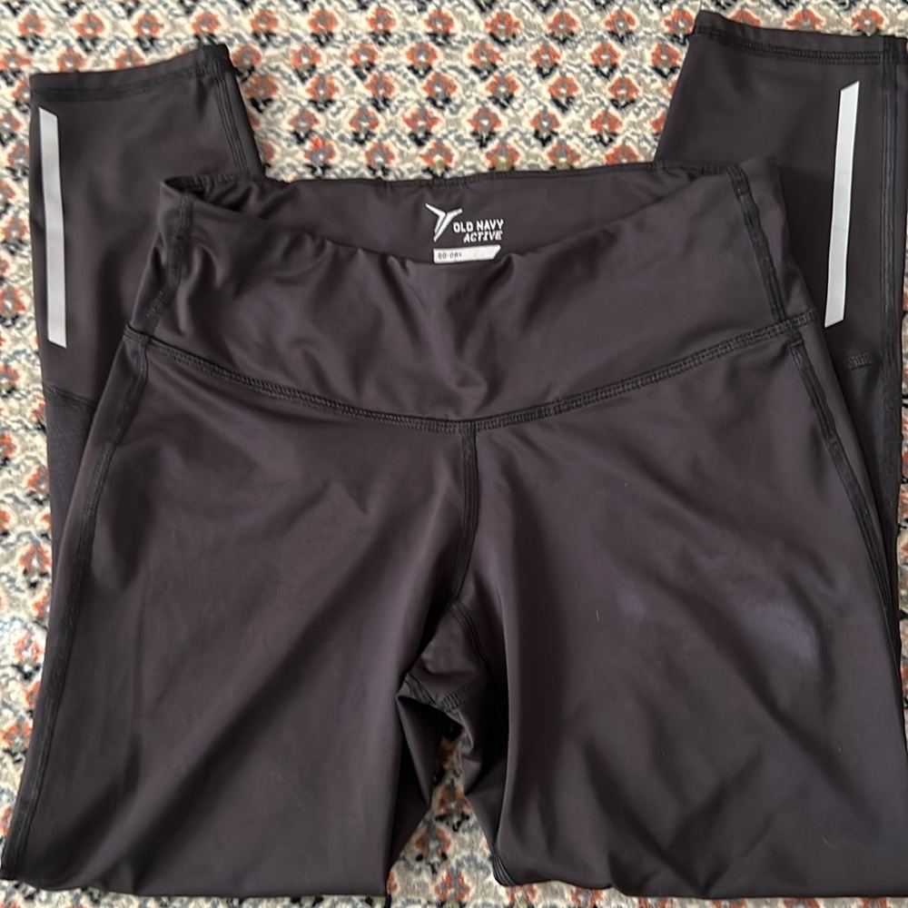 Sale 🎈3/$20 EUC Old Navy Active Black Capri Size S/P